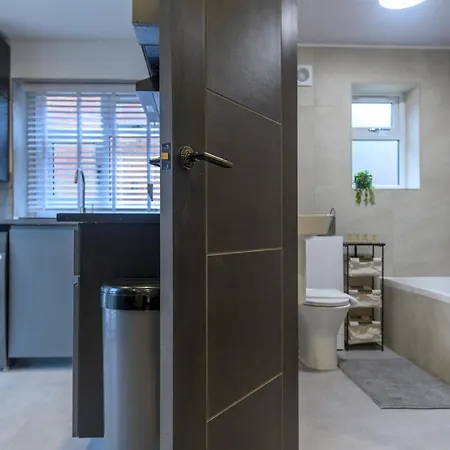 Holiday home Pass The Keys Eden Gardens - Couples' With Parking *