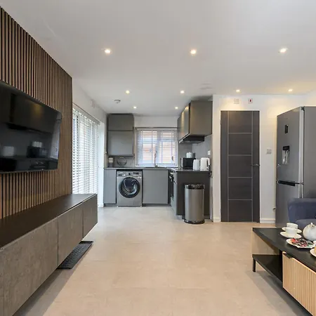 Pass The Keys Eden Gardens - Couples' With Parking Holiday home Leeds (West Yorkshire)
